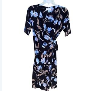 NWOT Motherhood Maternity Wrap Dress Size Small Floral Blue